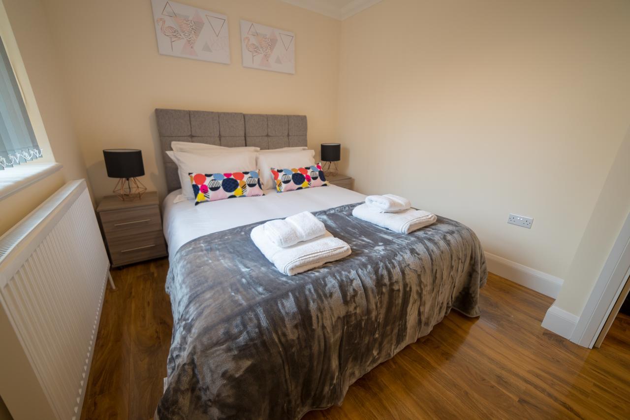 London Heathrow Serviced Apartments Ashford  외부 사진