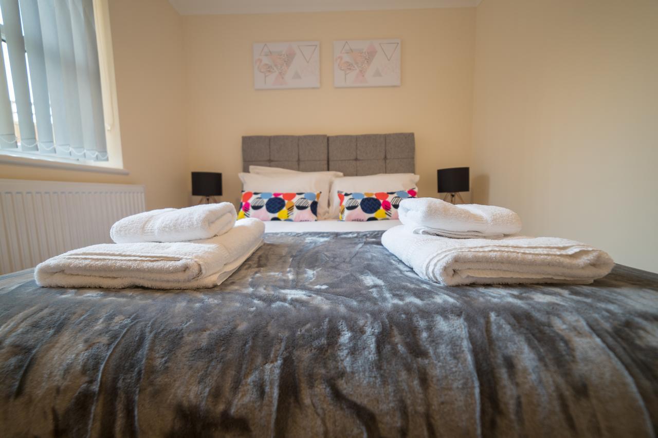 London Heathrow Serviced Apartments Ashford  외부 사진