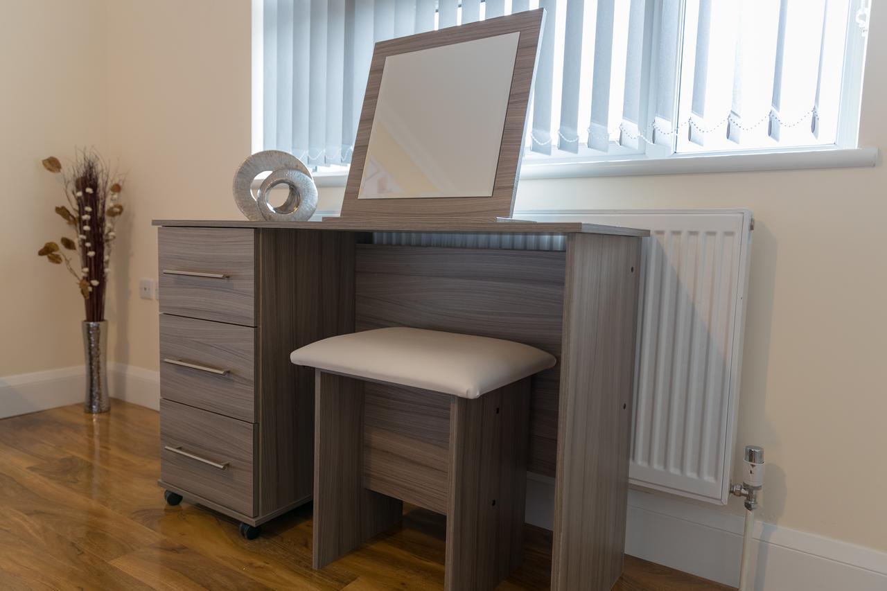 London Heathrow Serviced Apartments Ashford  외부 사진