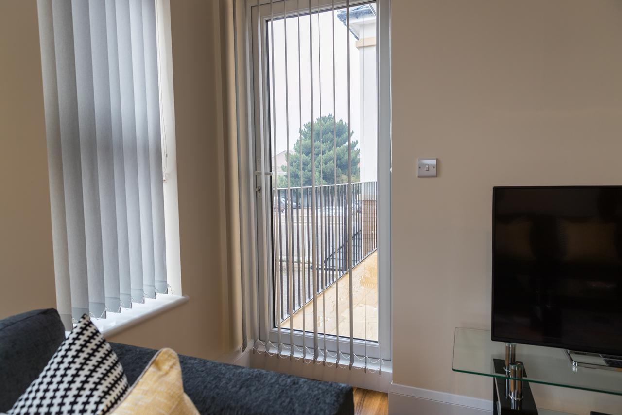 London Heathrow Serviced Apartments Ashford  외부 사진